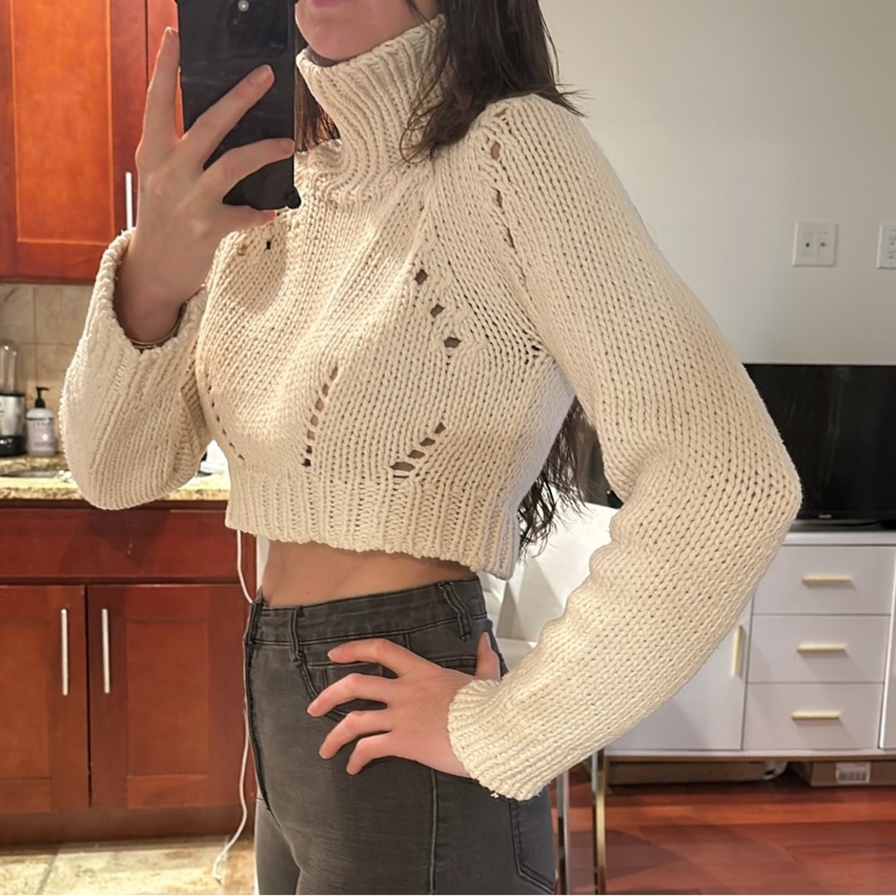 Cropped beige sweater size small